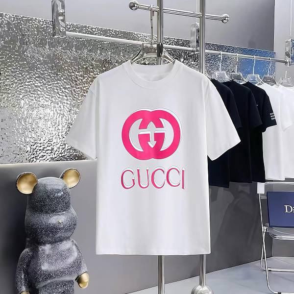 一目惚れ♪ 2025 グッチ 新作 半袖Tシャツ 偽物