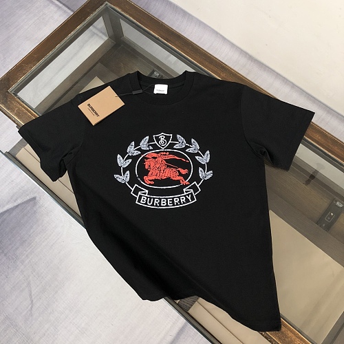 肌触り最高な 2025 バーバリー 新作 半袖Tシャツ スーパーコピー