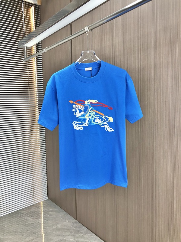 完売前に！2025 バーバリー 新作 半袖Tシャツ 偽物
