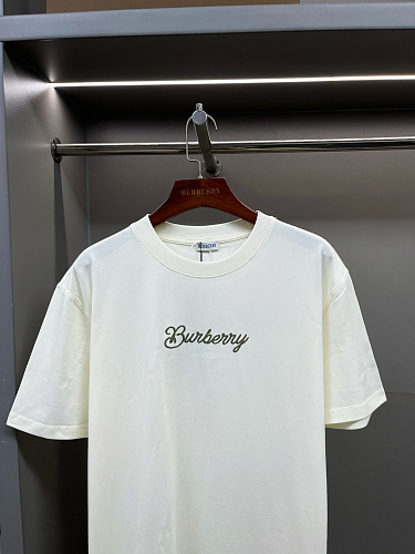 使い勝手良し 2025 バーバリー 新作 半袖Tシャツ スーパーコピー