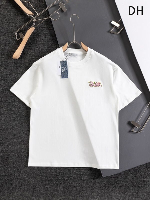 世界中で大人気♪ 2025 ディオール 新作 半袖Tシャツ コピー