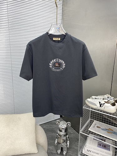 希少♪限定 2025 バーバリー 新作 半袖Tシャツ 偽物 3色