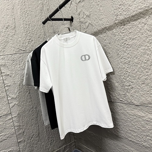最安値挑戦 2025 ディオール 新作 半袖Tシャツ 偽物