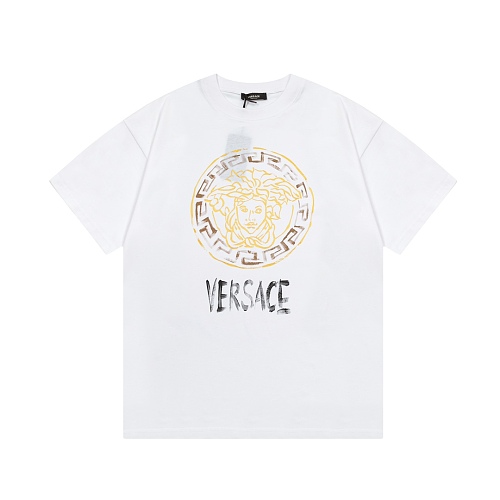 送料込 2025 ヴェルサーチェ 新作 半袖Tシャツ コピー