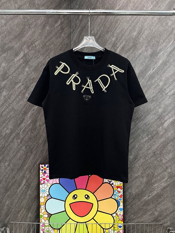 ☆超人気☆ 2025 プラダ 新作 半袖Tシャツ 偽物  2色