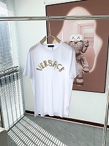 絶対欲しい！2025 ヴェルサーチェ 新作 半袖Tシャツ スーパーコピー
