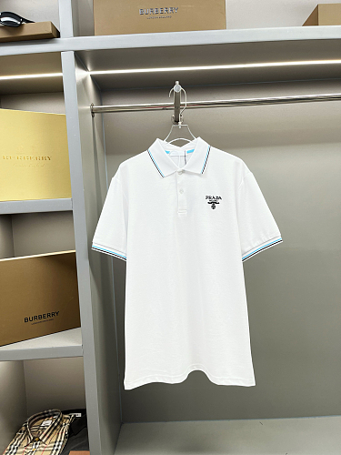 絶対欲しい！2025 プラダ 新作 半袖Tシャツ 偽物