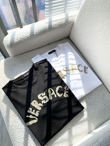 絶対欲しい！2025 ヴェルサーチェ 新作 半袖Tシャツ スーパーコピー