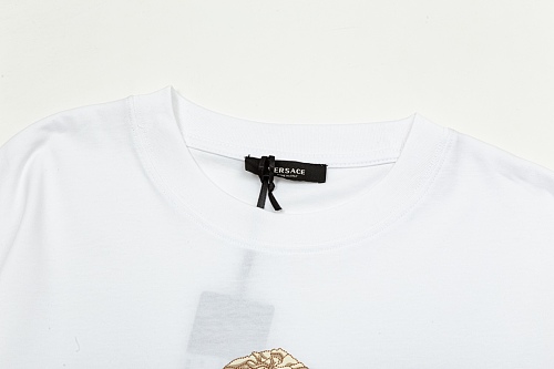 【限定カラー】2025 ヴェルサーチェ 新作 半袖Tシャツ スーパーコピー