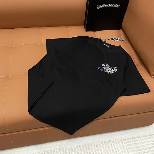 人気急上昇 2025 クロムハーツ 新作 半袖Tシャツ 偽物