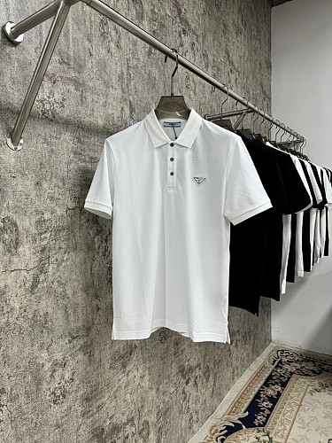 完売必至 2025 プラダ 新作 半袖Tシャツ コピー