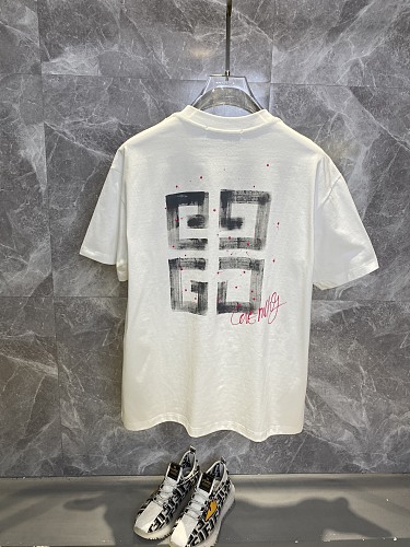 すぐ届く 2025 ジバンシー 新作 半袖Tシャツ スーパーコピー 2色