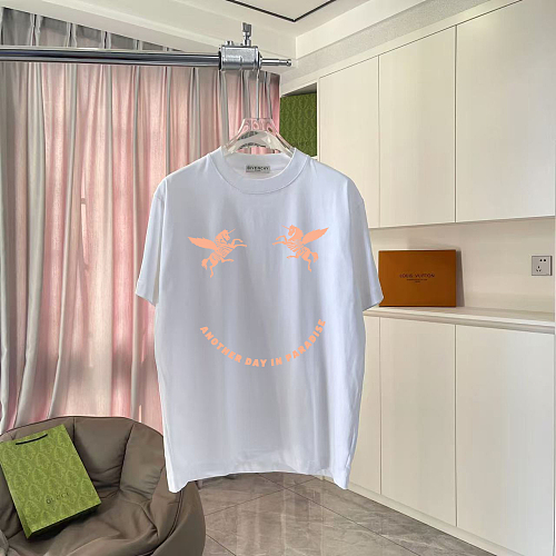 人気急上昇 2025 ジバンシー 新作 半袖Tシャツ スーパーコピー
