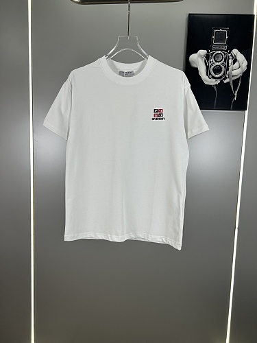 絶対欲しい！2025 ジバンシー 新作 半袖Tシャツ スーパーコピー