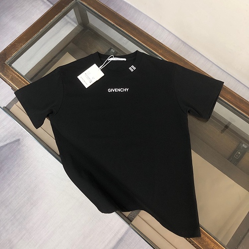 お洒落 2025 ジバンシー 新作 半袖Tシャツ 偽物