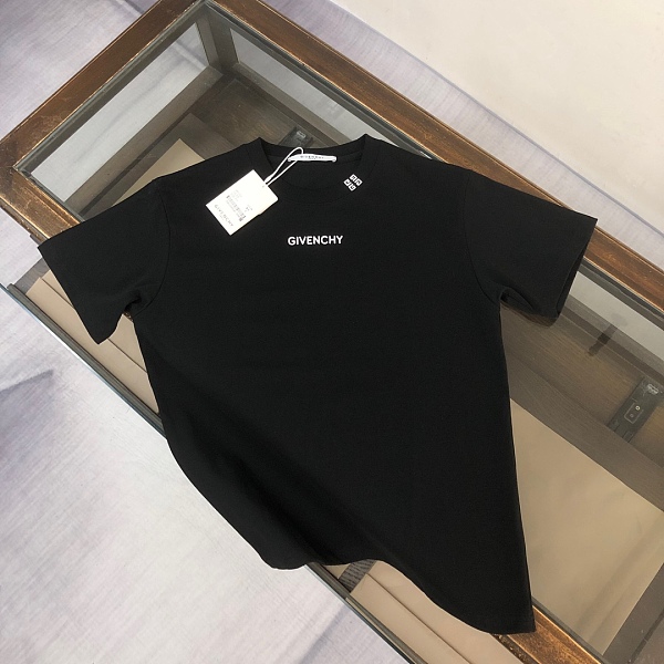お洒落 2025 ジバンシー 新作 半袖Tシャツ 偽物