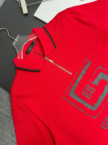 入手困難品！2025 ジバンシー 新作 半袖Tシャツ 偽物