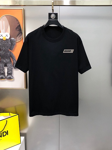 目を惹くカラー 2025 ジバンシー 新作 半袖Tシャツ 偽物 2色