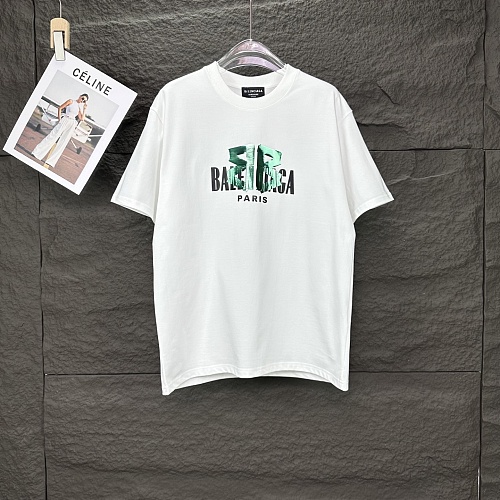 肌触り最高な 2025 バレンシアガ 新作 半袖Tシャツ スーパーコピー