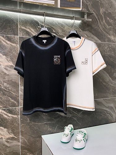世界中で大人気♪ 2025 ロエベ 新作 半袖Tシャツ 偽物 2色