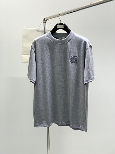 累積売上総額第１位！2025 ロエベ 新作 半袖Tシャツ コピー
