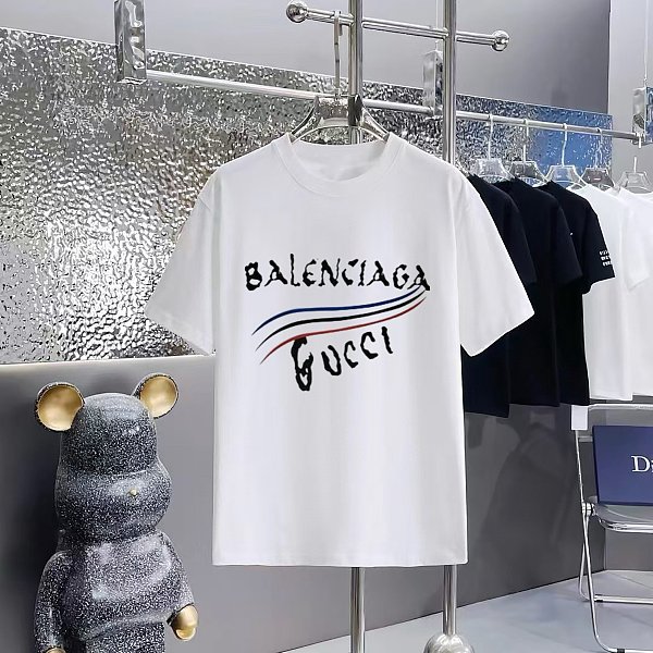 完売前に！2025 バレンシアガ 新作 半袖Tシャツ スーパーコピー