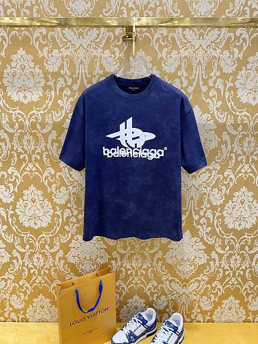 人気急上昇 2025 バレンシアガ 新作 半袖Tシャツ コピー