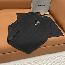世界中で大人気♪ 2025 バレンシアガ 新作 半袖Tシャツ コピー