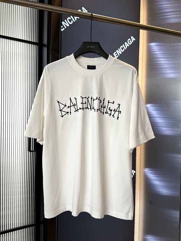 目を惹くカラー 2025 バレンシアガ 新作 半袖Tシャツ 偽物 2色