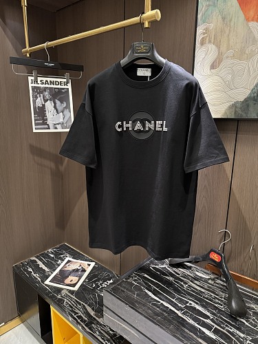 世界中で大人気♪ 2025 シャネル 新作 半袖Tシャツ コピー