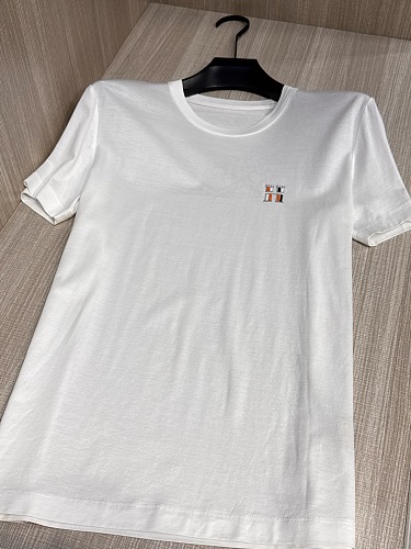 注目アイテム☆ 2025 エルメス 新作 半袖Tシャツ コピー 3色