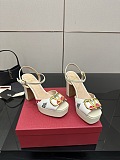 使い勝手良し 2026 ヴァレンティノ 新作 ハイヒール 偽物