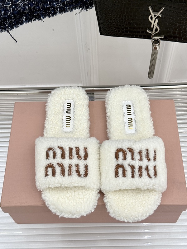 超希少！2026 ミュウミュウ 新作 サンダル-スリッパ コピー