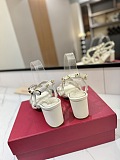 使い勝手良し 2026 ヴァレンティノ 新作 ハイヒール スーパーコピー