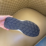 目を惹くカラー 2026 ルイヴィトン 新作 スニーカー 偽物