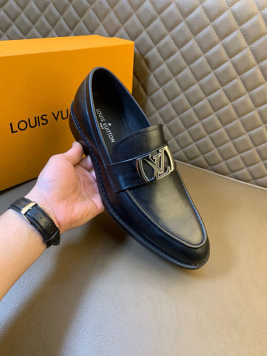 売上総額１位！2026 ルイヴィトン 新作 革靴 スーパーコピー