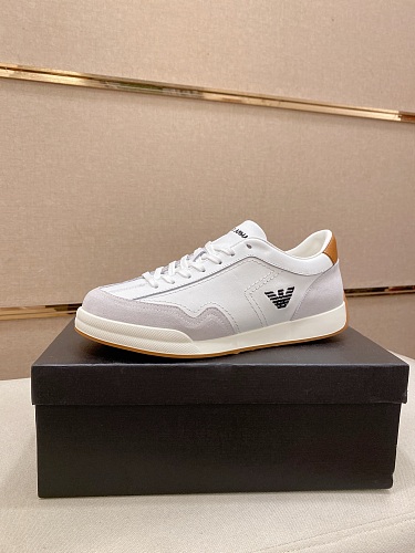 目を惹くカラー 2026 ジョルジオアルマーニ 新作 スニーカー コピー