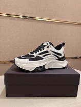 売上総額１位！2026 ヴァレンティノ 新作 スニーカー 偽物