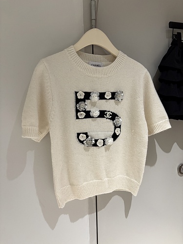 すぐ届く 2026 シャネル 新作 半袖Tシャツ コピー