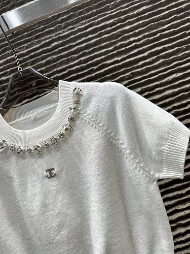 肌触り最高な 2026 シャネル 新作 半袖Tシャツ 偽物 2色