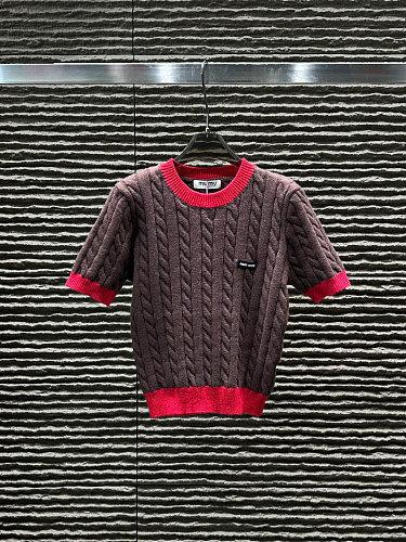 累積売上総額第１位！  2026 ミュウミュウ 新作 半袖Tシャツ コピー 3色