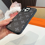 注目アイテム♡ 2026 ルイヴィトン 新作 iPhone ケース 全機種 販売 偽物
