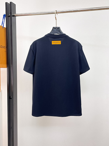 入手困難！2026 ルイヴィトン 新作 半袖Tシャツ 偽物