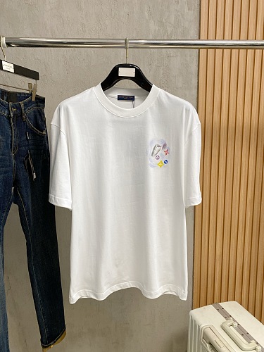 高品質 2026 ルイヴィトン 新作 半袖Tシャツ 偽物
