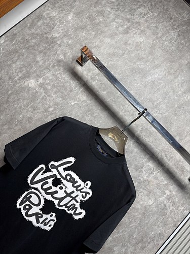 完売必至 ★ 2026 ルイヴィトン 新作 半袖Tシャツ スーパーコピー