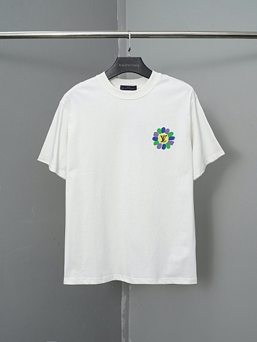 新色登場☆ 2026 ルイヴィトン 新作 半袖Tシャツ コピー