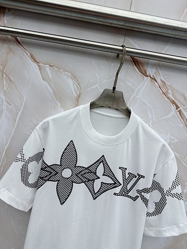☆超人気☆ 2026 ルイヴィトン 新作 半袖Tシャツ スーパーコピー