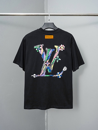 人気No1★ 2026 ルイヴィトン 新作 半袖Tシャツ スーパーコピー