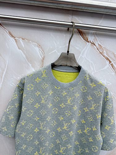 肌触り最高な 2026 ルイヴィトン 新作 半袖Tシャツ コピー
