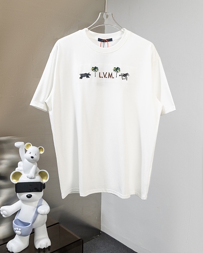 激安価格！2026 ルイヴィトン 新作 半袖Tシャツ 偽物